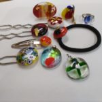 アクセサリー体験金具を付けた画像