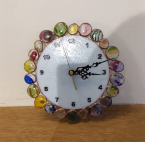 手作りガラスナゲットで作る時計