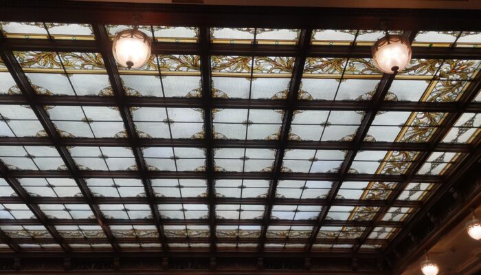 国会議事堂の天井のステンドグラス