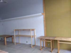 ぎゃらりーの右側壁面の様子