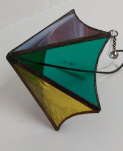 ステンドグラスで作る傘