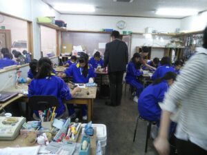 中学生1クラスとんぼ玉体験