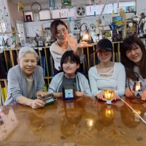 家族みんなできるステンドグラス体験