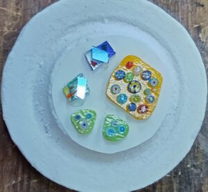 ガラスを並べます