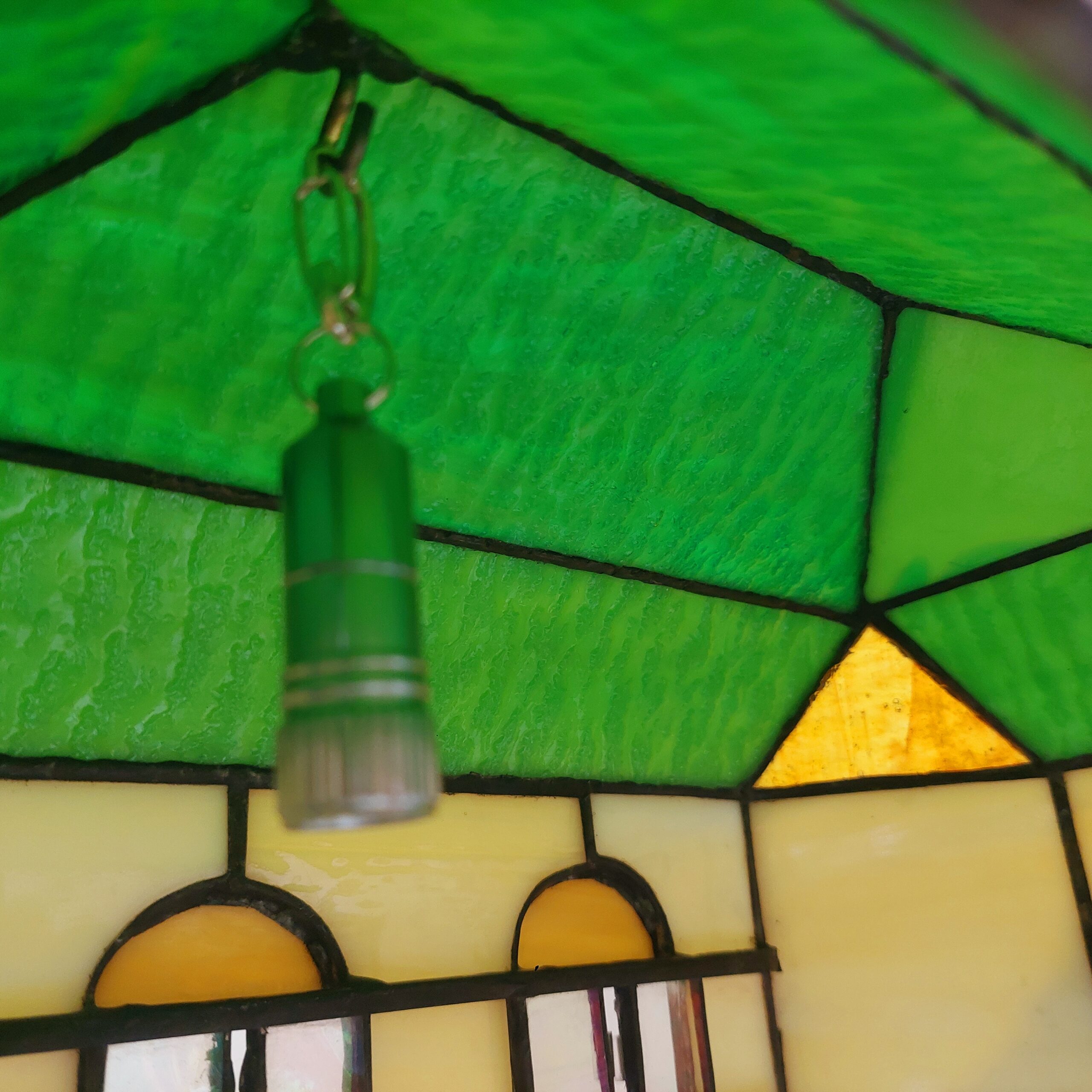 ステンドグラスで作ったドールハウス