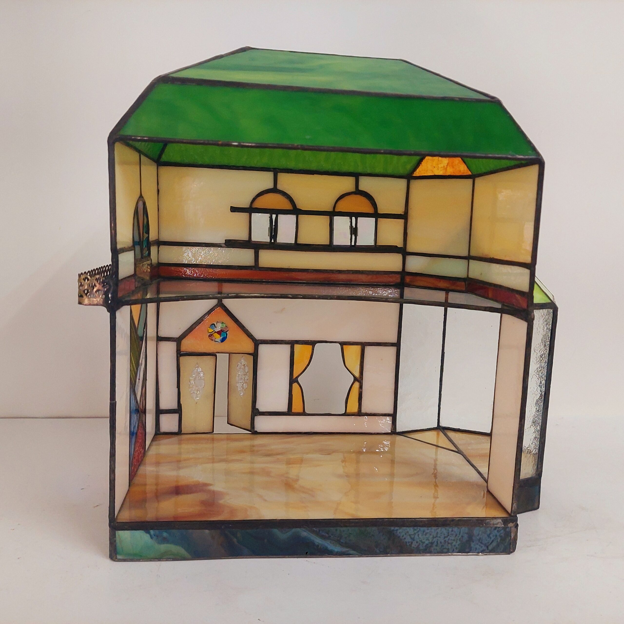 ステンドグラスで作ったドールハウス
