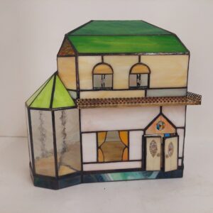 ステンドグラスで作ったドールハウス