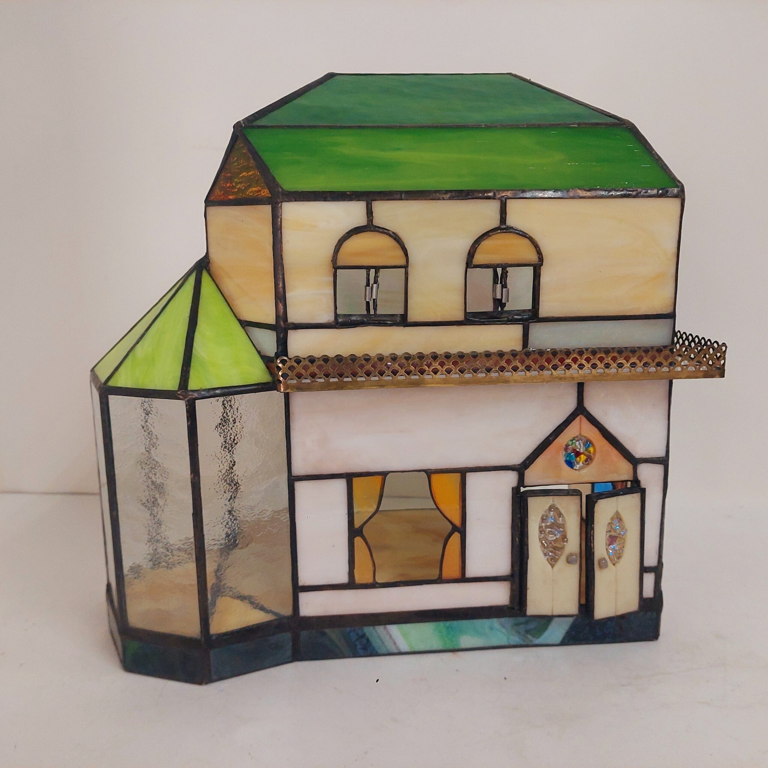 ステンドグラスで作ったドールハウス