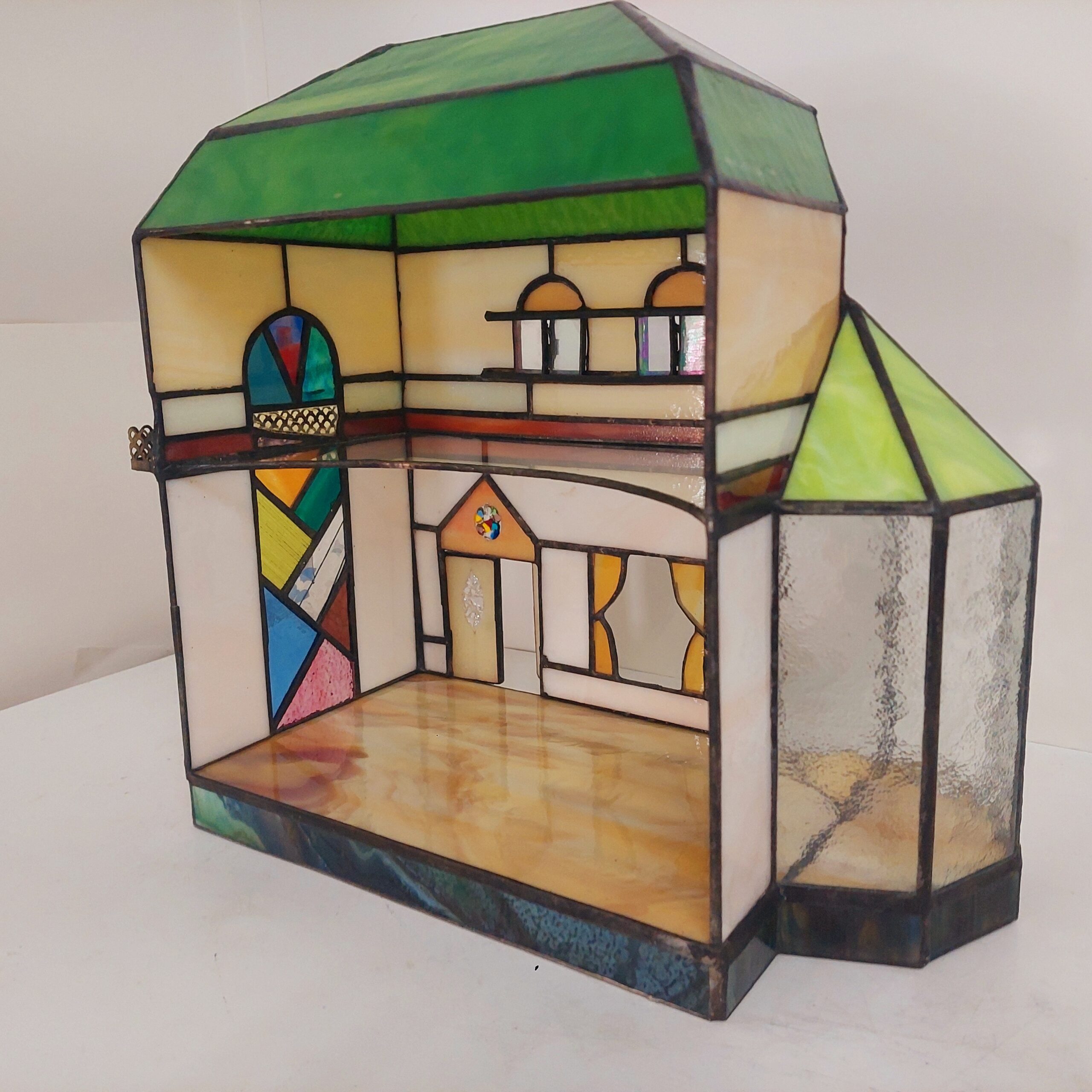 ステンドグラスで作ったドールハウス
